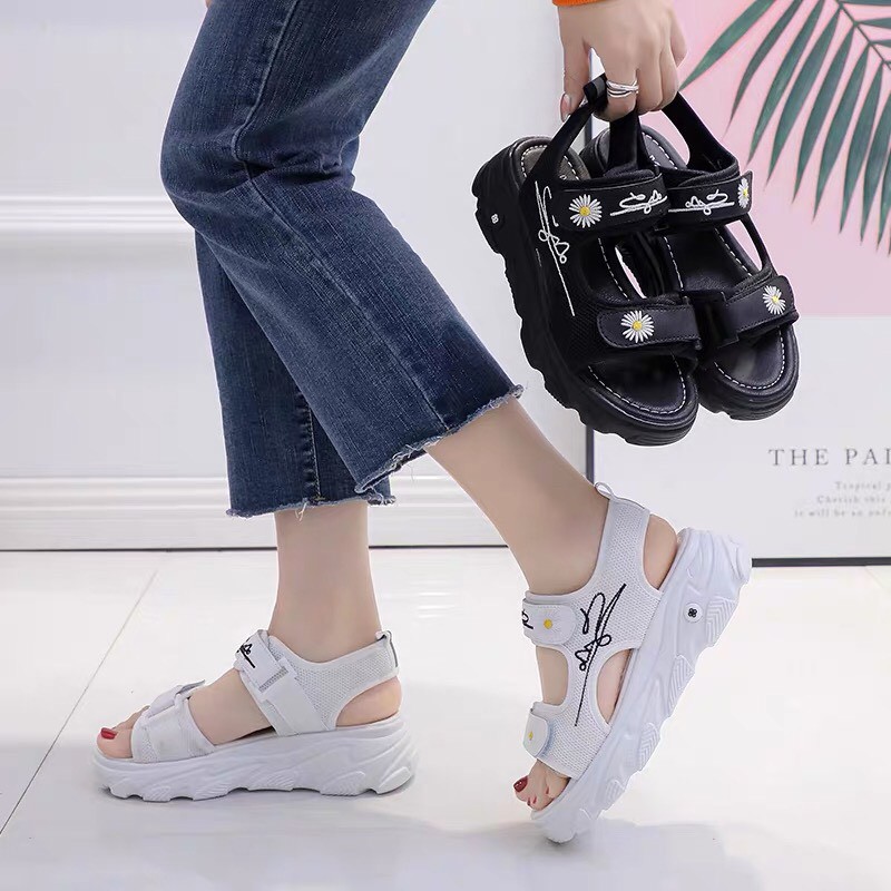 (VIDEO) Sandal nữ 2 quai da phối lưới thêu hoa cúc kèm chữ ký