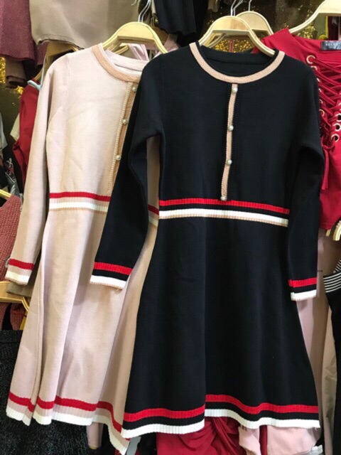 Váy len dáng xoè phối viền nổi bật | BigBuy360 - bigbuy360.vn