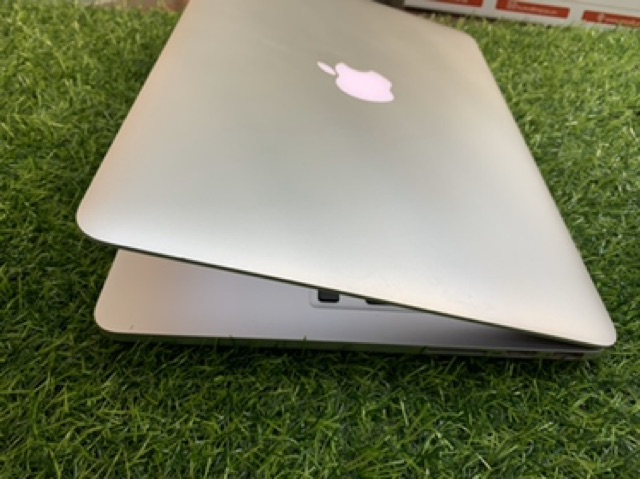 Macbook Pro MGX82 13inch Retina 2014 . Máy đẹp keng như mới vì dc dán miếng dán bảo vệ JCPAL ngay từ đầu.