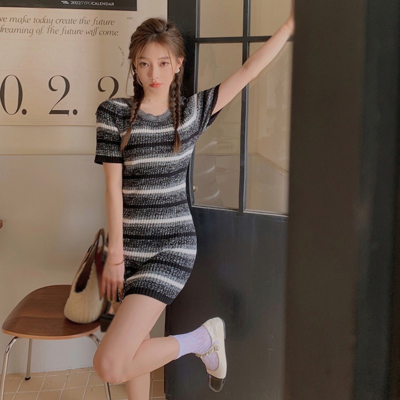 Đầm Dệt Kim Ngắn Tay Cổ Tròn Họa Tiết Kẻ Sọc Thời Trang Mùa Hè Retro Hàn Quốc Cho Nữ