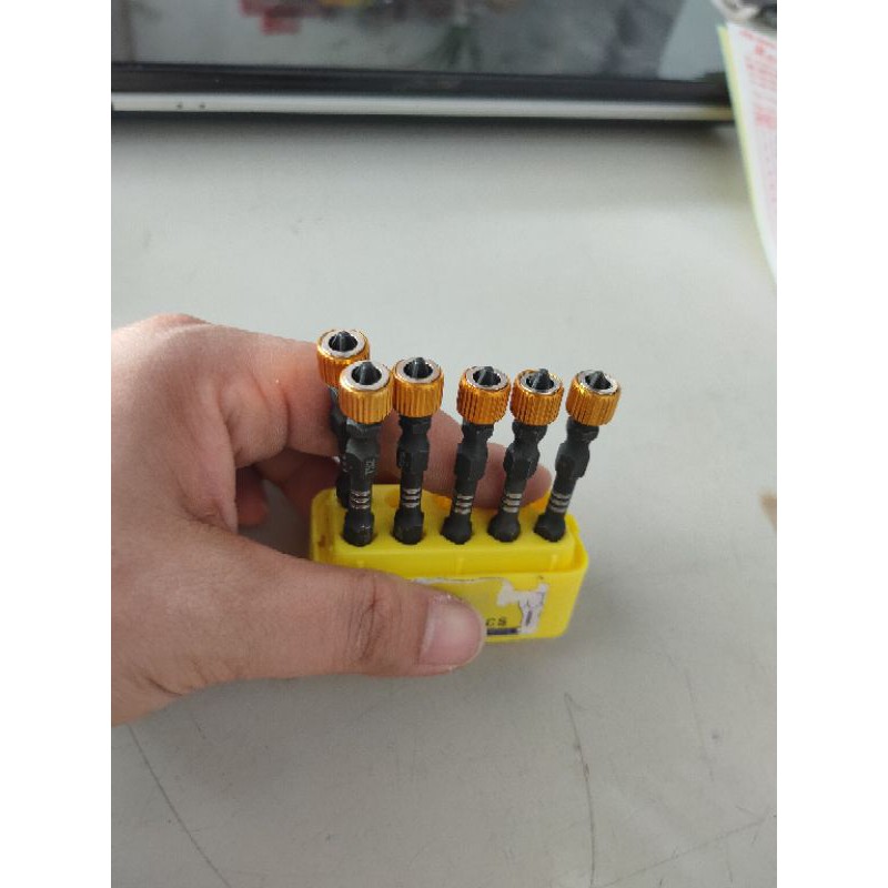 Đầu vít nam châm 4 cạnh-tô vít đầu 4 cạnh nam châm