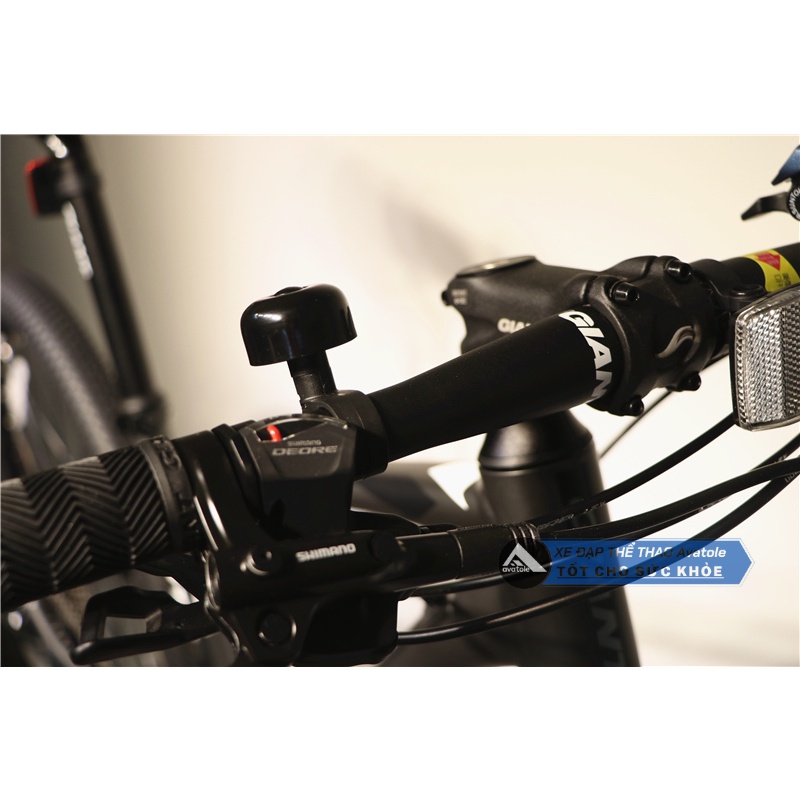 Xe đạp địa hình GIANT ATX 860 phiên bản 2021, Khung sườn hợp kim nhôm ALUXX, Bộ truyền động Shimano Deore, Màu trắng đen