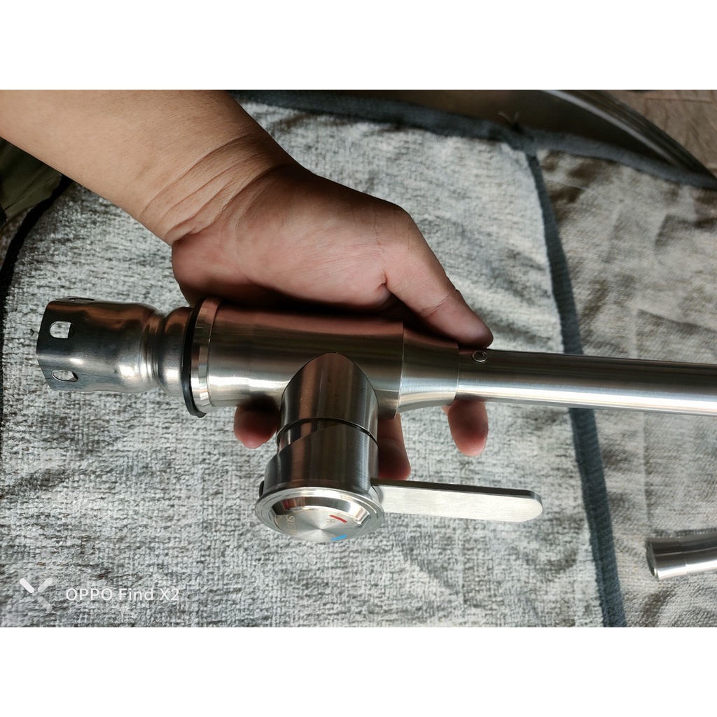 Vòi rửa chén bát Nóng Lạnh inox 304 Thân đúc nguyên khối Xoay bi cực nhẹ