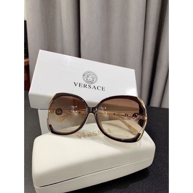 kính mắt thời trang hai màu shop sun soc | BigBuy360 - bigbuy360.vn