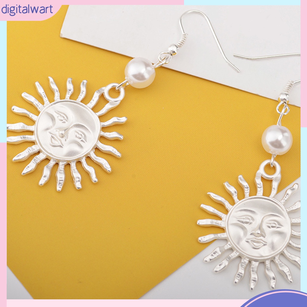 Đôi khuyên tai dáng dài trang trí mặt trời và đính ngọc trai xinh xắn cho nữ