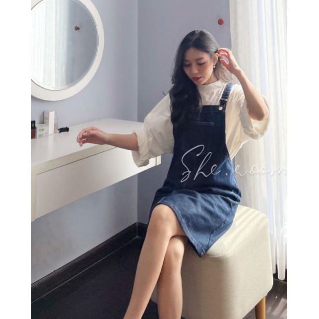 Yếm jean kèm áo phông trắng dài tay