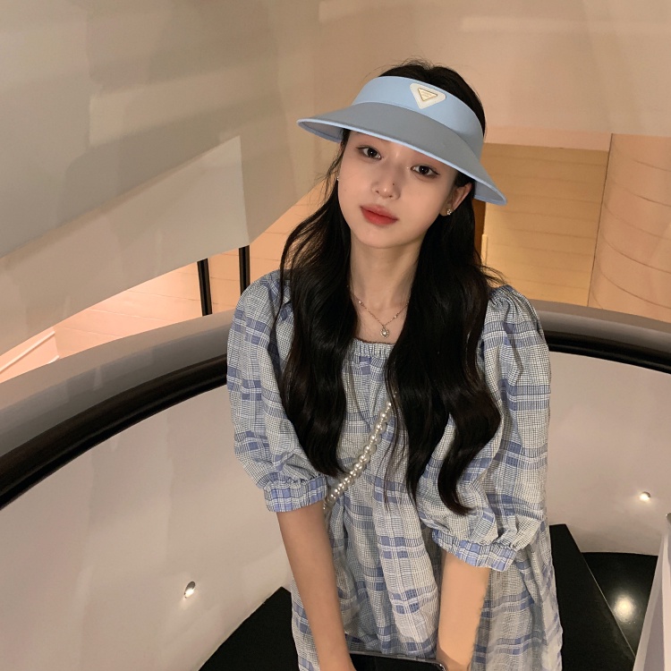 Mũ lưỡi trai rộng vành hở chóp chống nắng / tia cực tím thời trang xuân hè dễ phối đồ khi đi du lịch