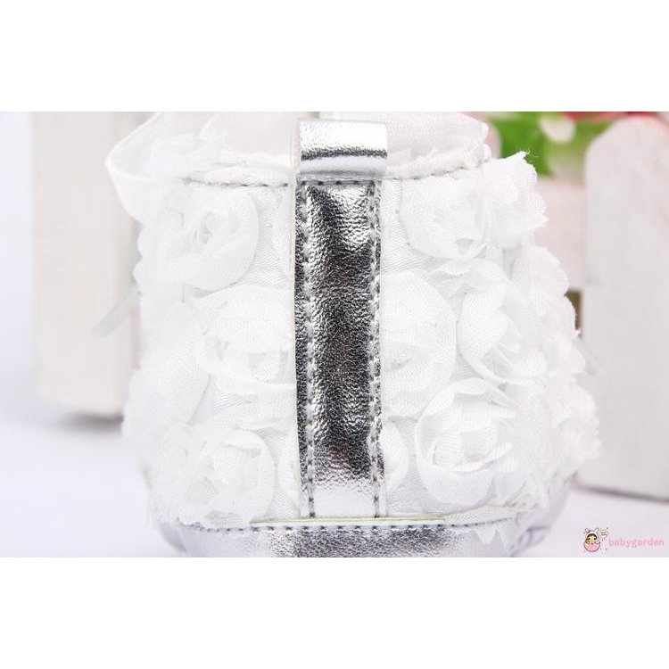 Giày tập đi đế mềm chống trượt đính hoa giả xinh xắn cho bé gái