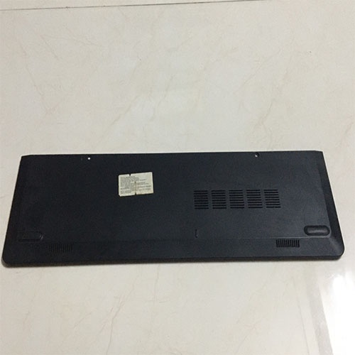 Nắp che ổ cứng laptop dell 3558 tháo máy