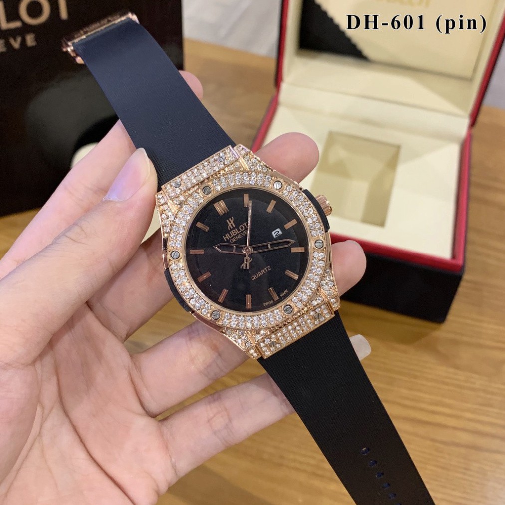 Đồng hồ nữ Hublot mặt tròn đính viền đá dây cao su thơm vani cao cấp DHN601 - Shop6906