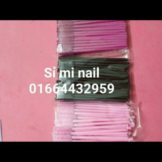Chổi chải mi dễ dùng khi nối mi hoặc bạn có thể chải thường xuyên giúp mi ko bị rối vừa chải vừa 1 túi 50c..