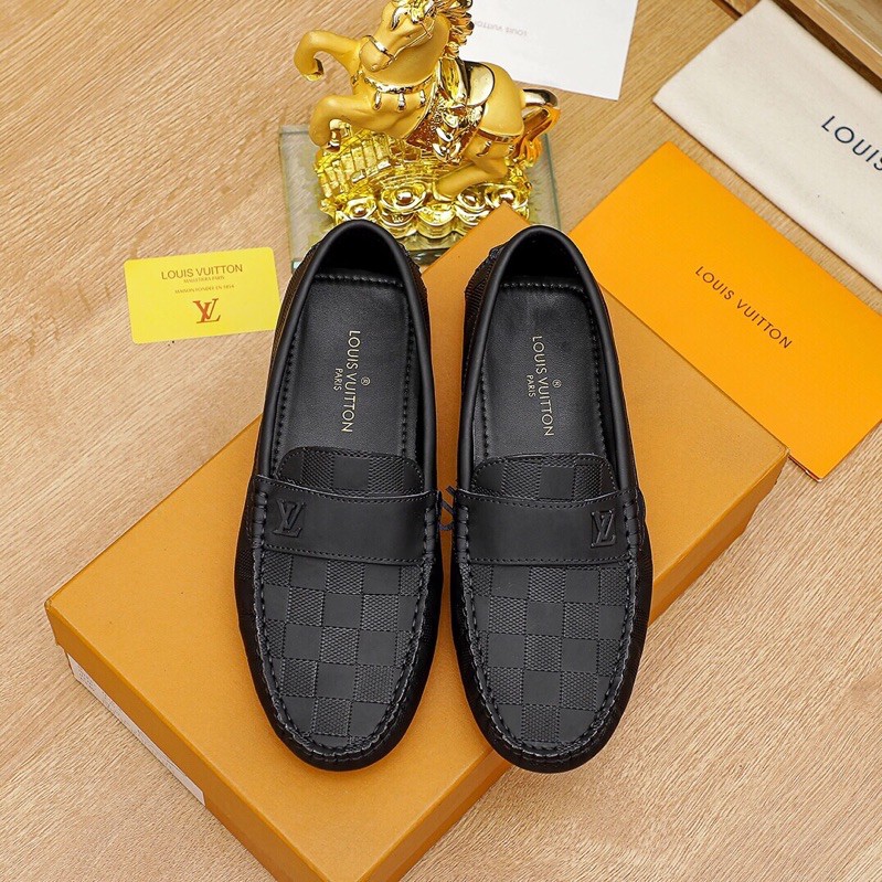 Giày thời trang nam mới của Louis Vuitton = LV da thật cao cấp với thiết kế tinh xảo và tinh tế.