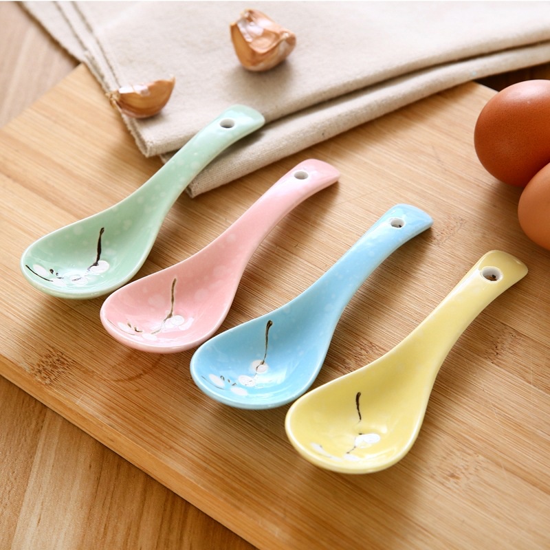 Muỗng Ăn Súp Bằng Sứ Màu Sắc Ngọt Ngào Thiết Kế Tay Cầm Dài Tiện Lợi