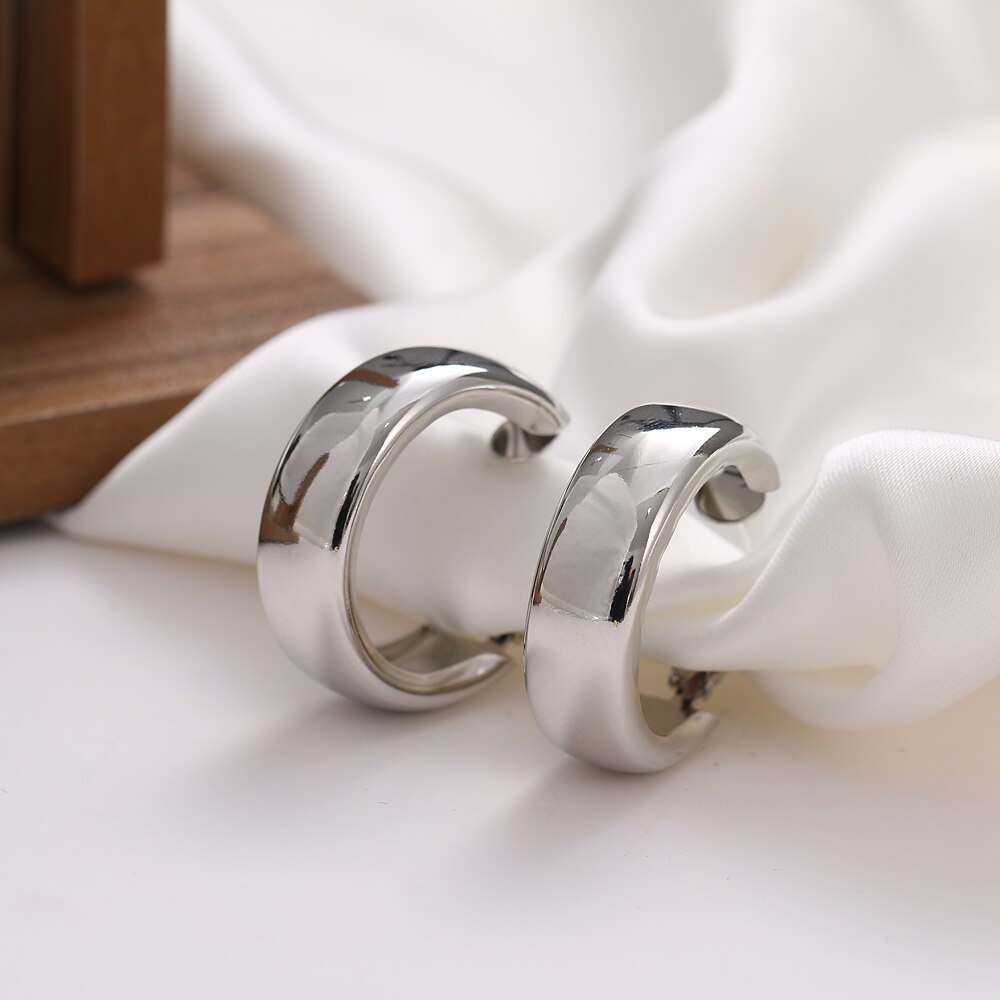 Khuyên Tai Tròn Chất Liệu Kim Loại Phong Cách Hàn Quốc