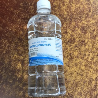 1 chai nước xúc miệng Natri Chlorid 0,9% 500ml của công ty 3/2