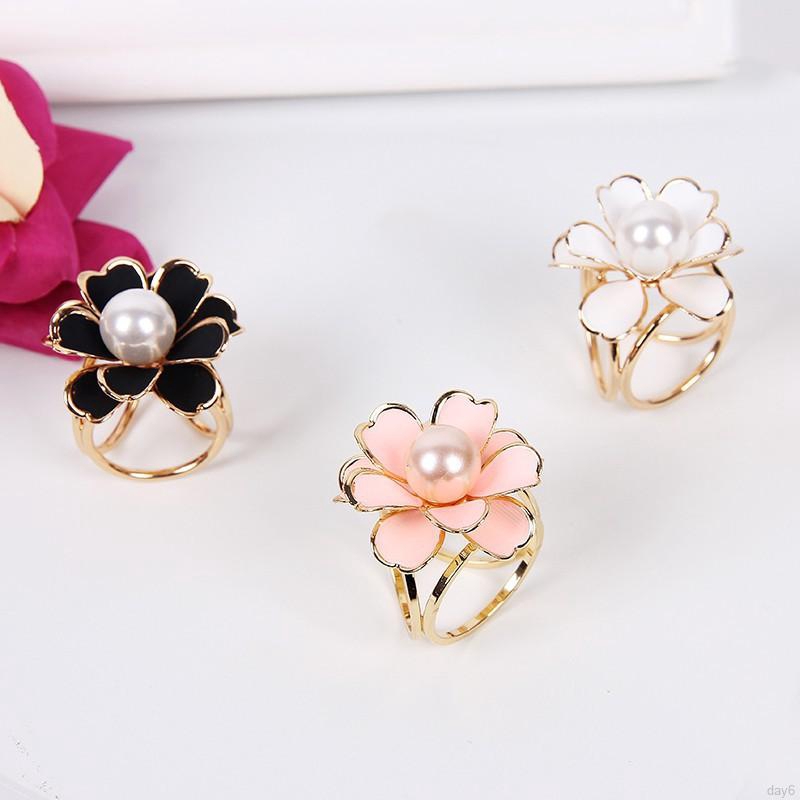 Kẹp khăn cổ hình hoa đính đá ngọc trai màu trắng thời trang cho nữ