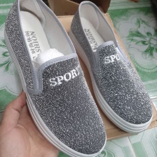 Giày Slip on Quảng Châu