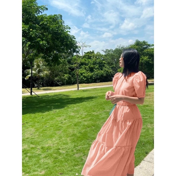 SET ÁO CROPTOP TAY PHỒNG KÈM CV