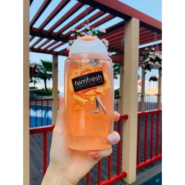 Dung dịch vệ sinh phụ nữ FEM FREST 250ml, Màu cam