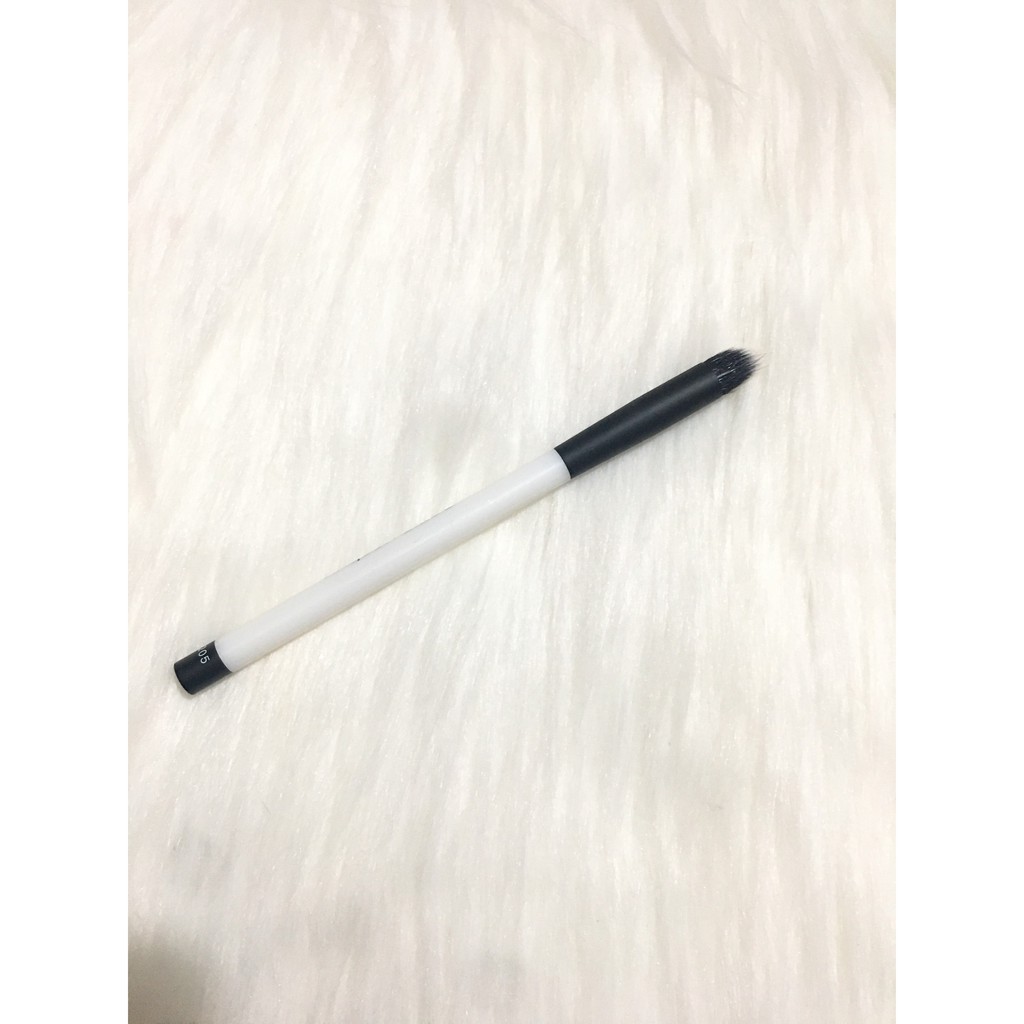 Cọ mũi tách sét  sonia kashuk