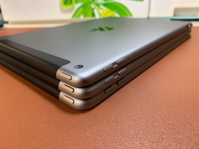 Máy tính bảng Ipad Gen 6 (2018) máy 32gb.Bản 3G/4G/wifi new99%.Nguyên zin100% | BigBuy360 - bigbuy360.vn
