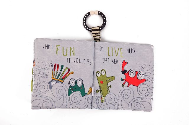 Đồ Chơi Sách Vải Kích Thích Thị Giác Be Side The Sea Minakids SV42