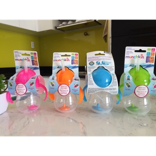CỐC ỐNG HÚT MUNCHKIN MỌI TƯ THẾ