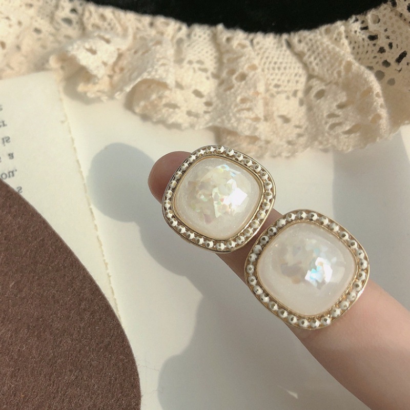 Khuyên tai bạc 925 đính đá hình vỏ sò trắng phong cách Nhật Bản