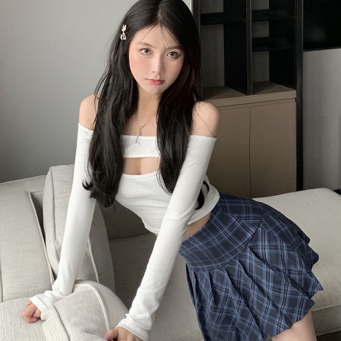 Áo croptop trễ vai dài tay dáng ôm gợi cảm cho nữ COZOK