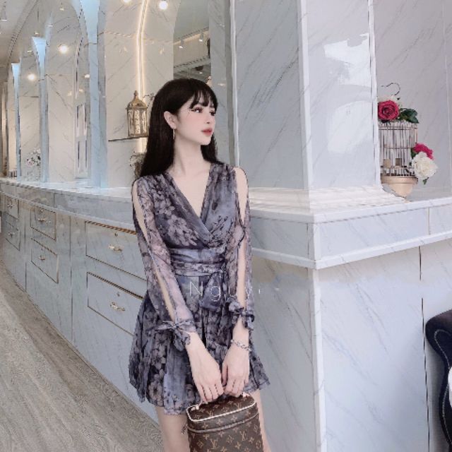 Jumpsuit Ngắn Họa Tiết Hoa