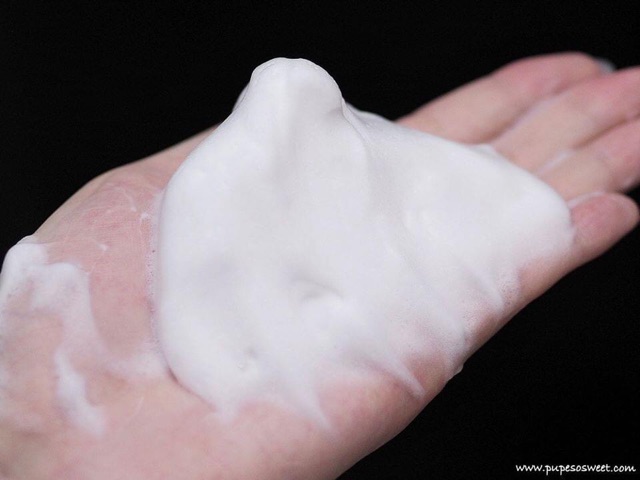 Sữa rửa mặt và mặt nạ bọt Kanebo Comfort Stretchy Wash làm sạch sâu, cấp ẩm 130g