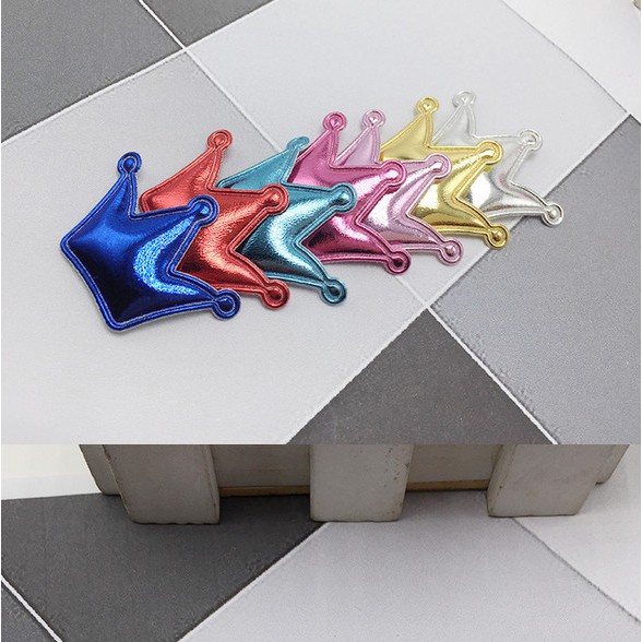 Set 10 miếng da PU bóng hình vương miện một mặt dùng để trang trí mũ/nón tay