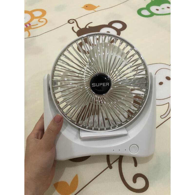 Quạt Để Bàn Sạc Tích Điện Super Fan, 3 Chế Độ Mát, Để Bàn Làm Việc, Ô Tô... Bảo Hành 12 Tháng