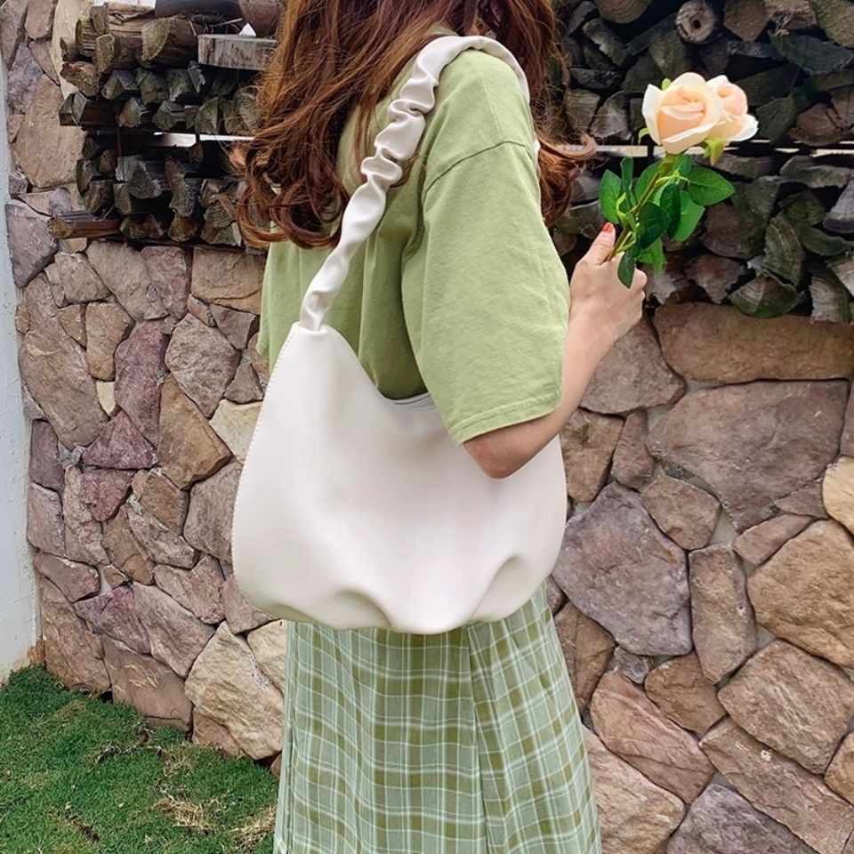 Túi Đeo Vai Hình Đám Mây Mềm Mại Sức Chứa Lớn Dễ Phối Đồ