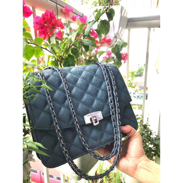 Túi trần trám Charles & Keith size M