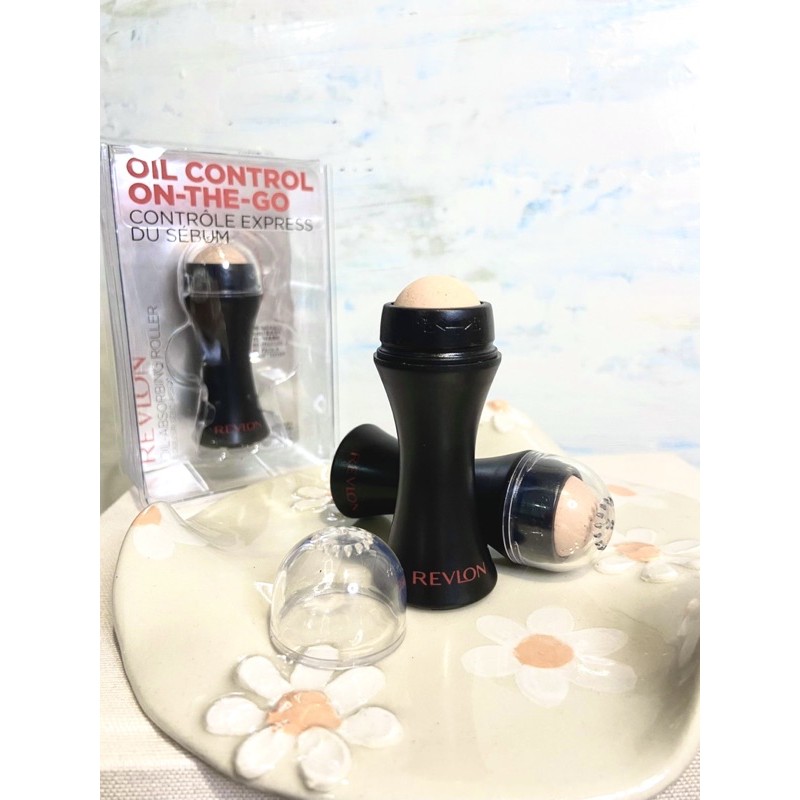 Lăn hút dầu Revlon Oil Control On The Go | BigBuy360 - bigbuy360.vn