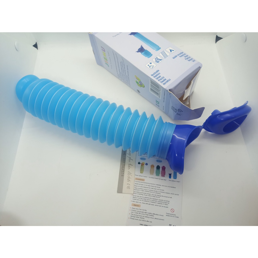 bồn tiểu mini di động có nắp cài chắc chắn, có thể kéo dãn để tăng thể tích chứa, chất liệu nhựa siêu bền