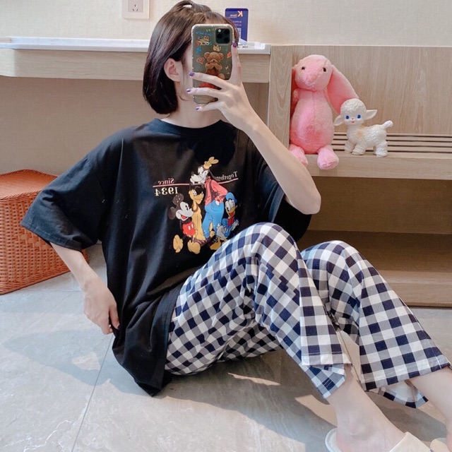 Set nguyên bộ gồm Áo thun from rộng + quần kaki sọc karo