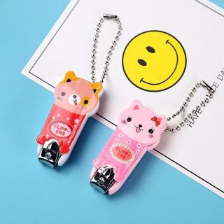 BẤM MÓNG TAY NGỘ NGHĨNH