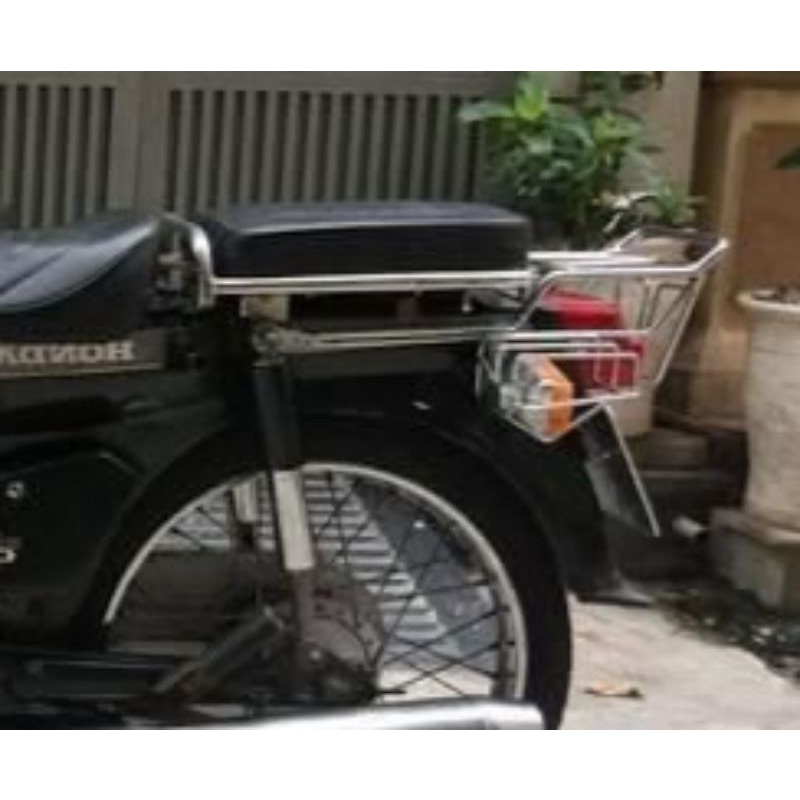 Bảo vệ đèn hậu xe cub nhật