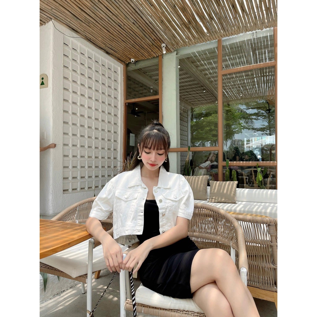 Khoác croptop cái này nhìn zị chứ xinh nha khách.  Đủ màu: trắng - jean Freesize nhó😊😆😆😆