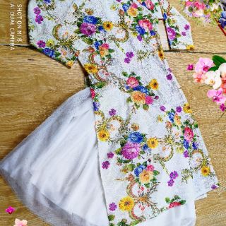 Áo dài cách tân chất ren lua