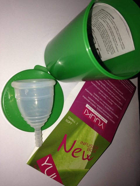 Cốc nguyệt san Yuuki của Séc chính hãng (Kèm cốc tiệt trùng, tặng gel rửa cốc)