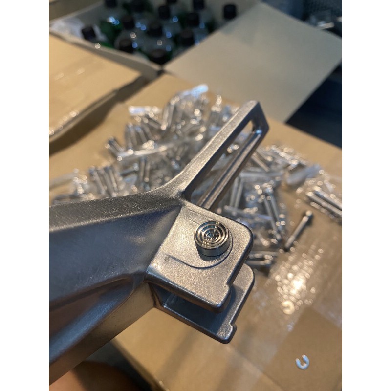 Chốt xỏ Gác chân Cnc