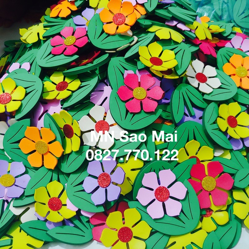 Sét 5 hoa mút xốp có lá cao 10.5 cm mầm non