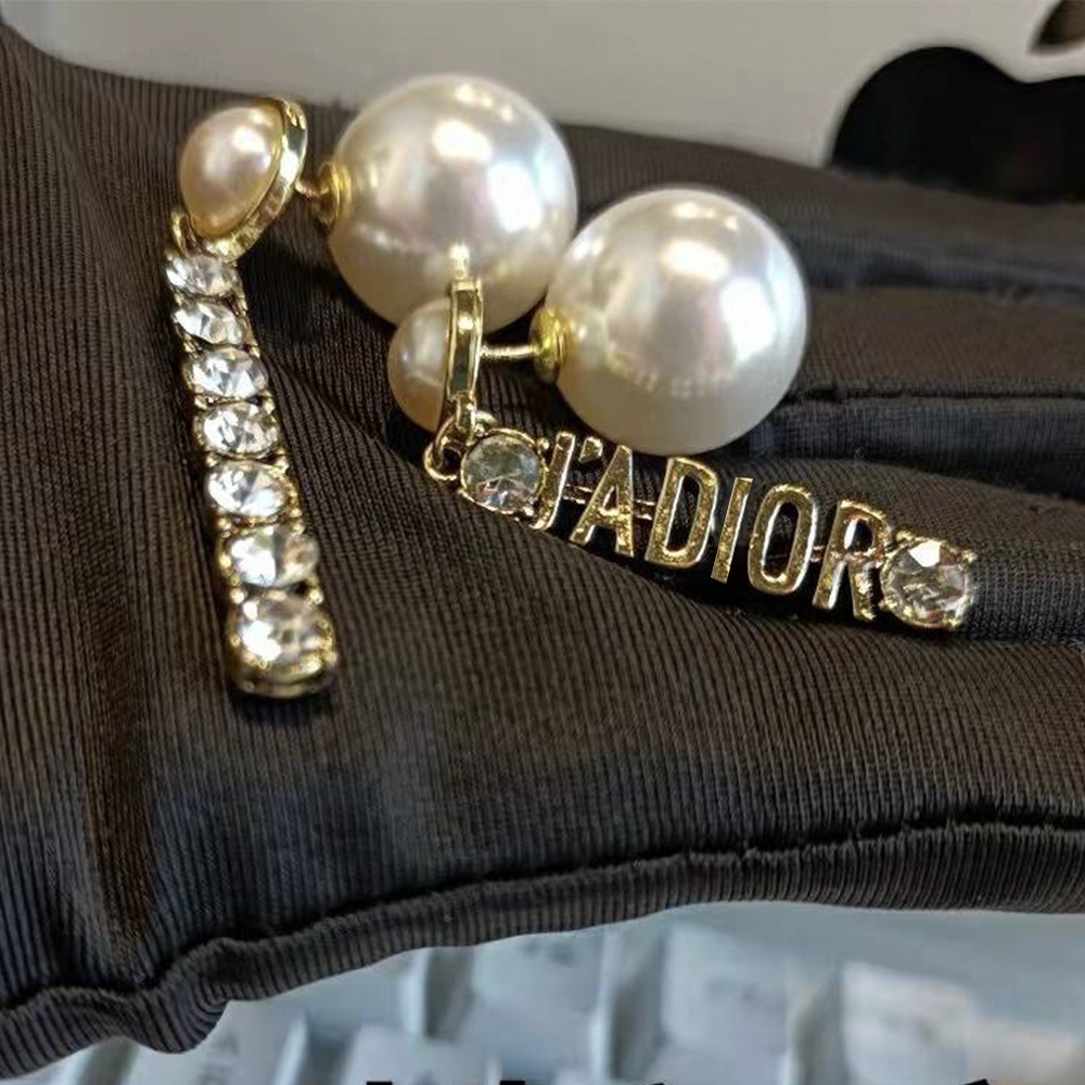 Bông tai thương hiệu D ngọc trai nhân tạo thả dài đính đá sang chảnh TB436 TOBI STORE