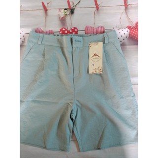 Quần short lửng đũi xước phong cách