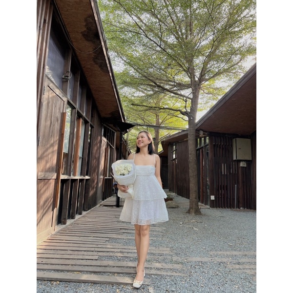 Đầm 2 dây xếp ngực xoè tầng phối ren hoa
