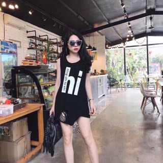 Áo ba lỗ rách đi biển