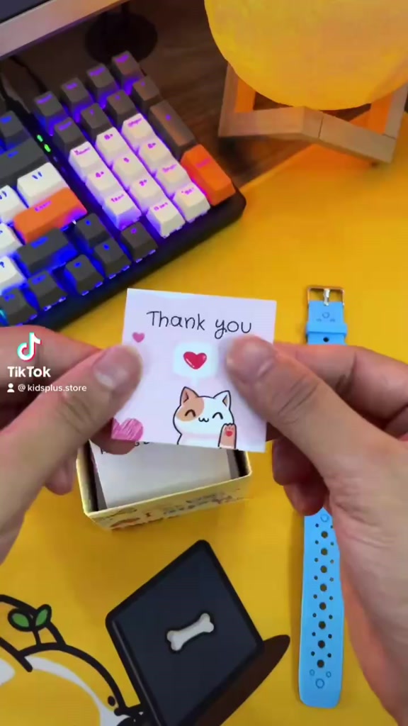 Đồng hồ thông minh định vị trẻ em phiên bản 2023 KidsPlus Q15 nghe gọi hai chiều, định vị, chống nước, hỗ trợ tiếng việt | BigBuy360 - bigbuy360.vn